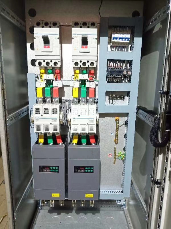 怎样通过电力调解器实现对电机软启动和软阻止的准确控制？？？？？？？