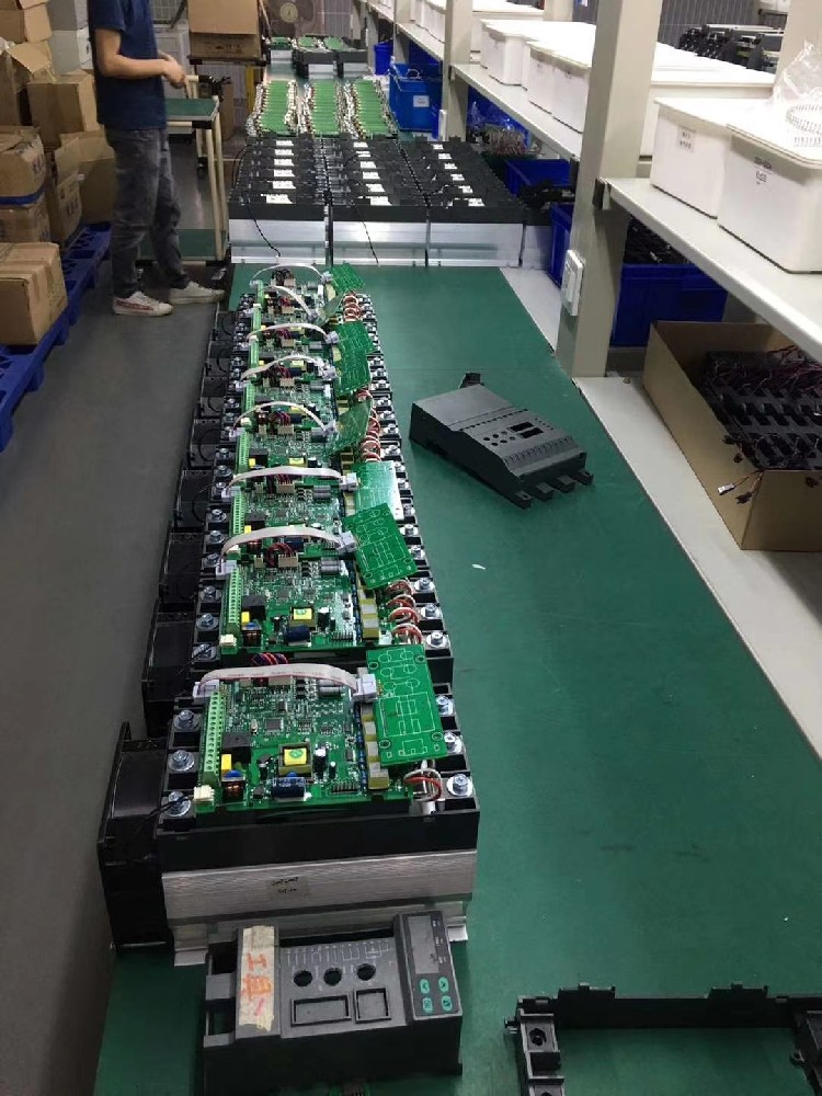 当电力调解器接入的电网保存三相不平衡时，，，会爆发什么效果及怎样解决？？？？？？？